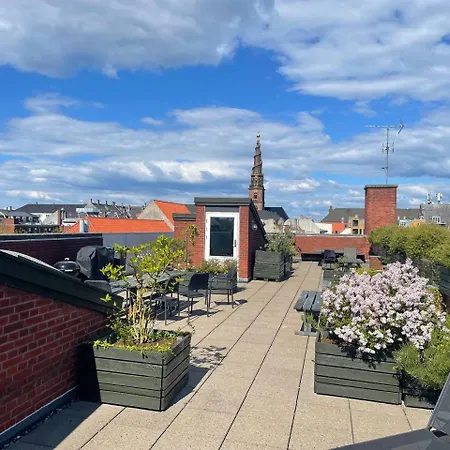 Christianshavn Finest With Huge Balcony *
